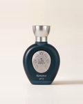Flacone di Romance n°2, profumo arabo Taif Al Emarat, su fondo neutro