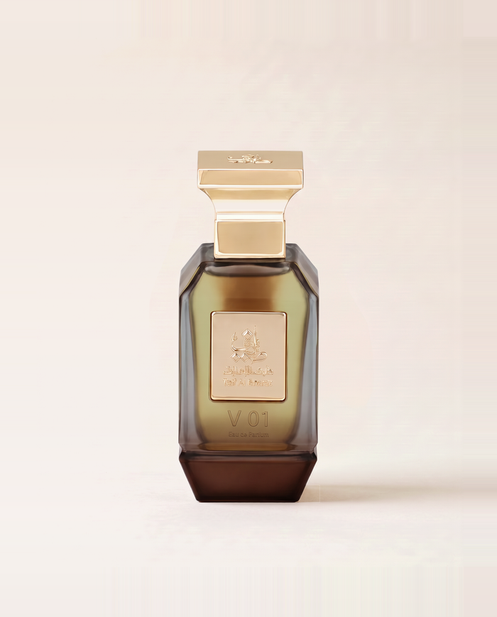 Flacone di V01, profumo arabo Taif Al Emarat, su fondo neutro