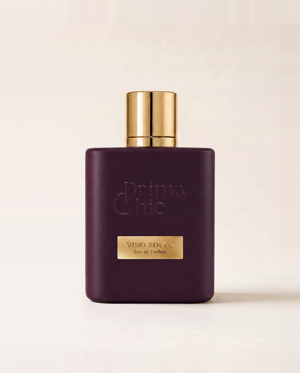 Flacone di Vino Rouge, profumo arabo Prima Chic, su fondo neutro